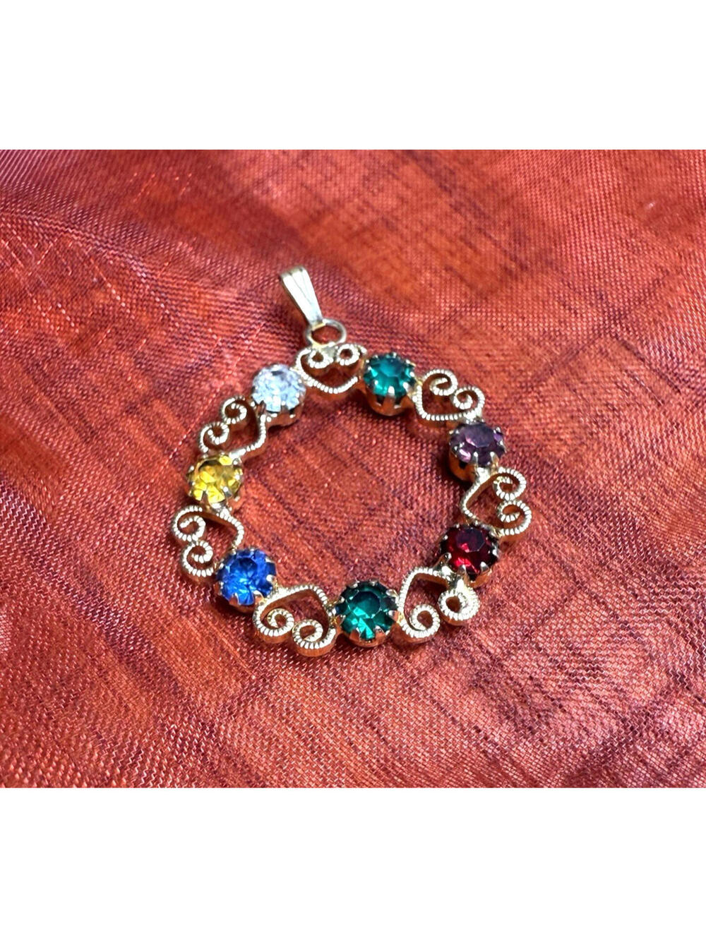 Vintage Gold Tone Heart Circle Pendant Multi Color Rhinestone Wreath - Picture 5 of 6